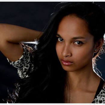 Profilo di Maria-lourdes